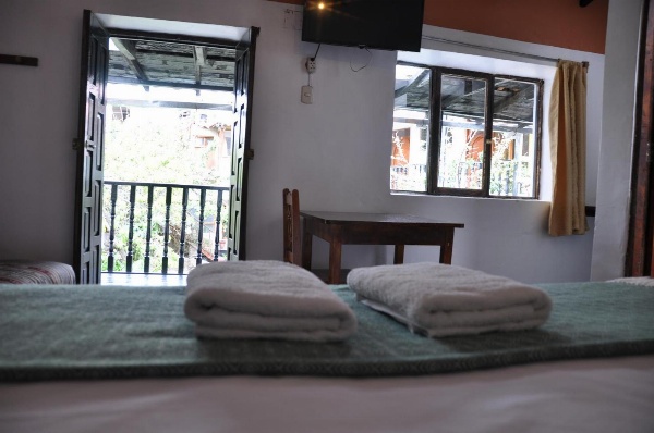 Las Orquideas Ollantaytambo Main image